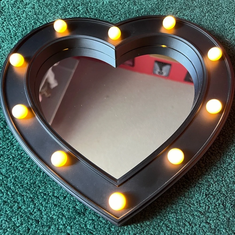 Light Up Heart-Shaped Wall Mirror